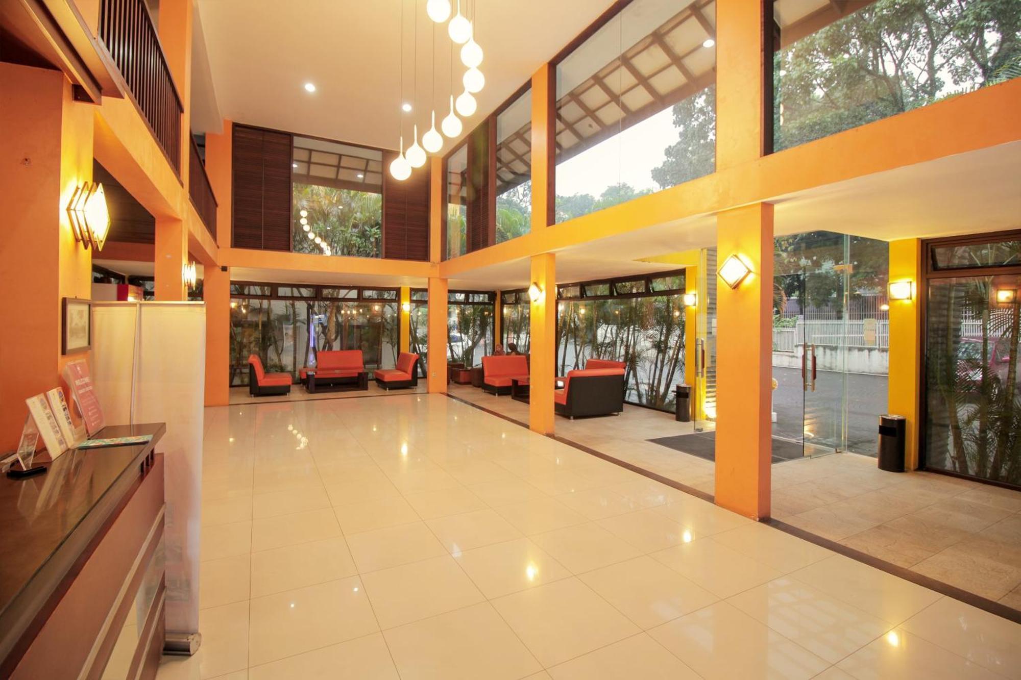Collection O 295 Grha Ciumbuleuit 3* Bandung